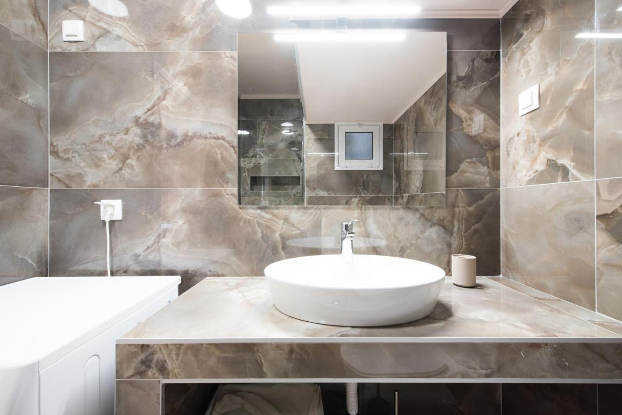 Daphne By Halu! : Downtown Family Penthouse Lägenhet Thessaloníki Exteriör bild